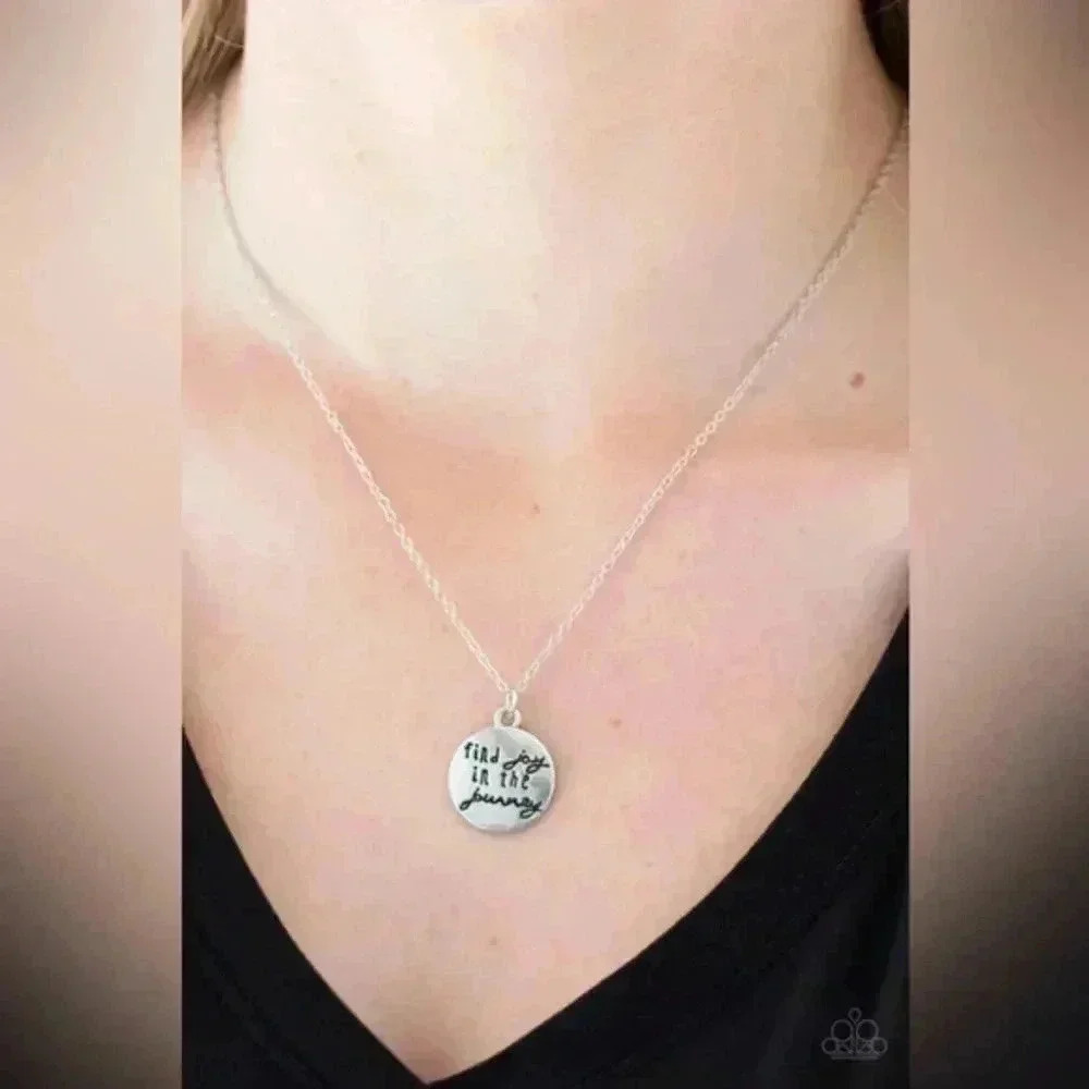 “Find Joy” Necklace - Picture 1 of 2